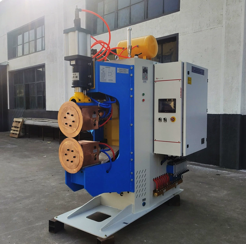 Поставка сварочного станка с переменной частотой, горизонтального сварочного станка с корректирующим колесом для серебряной плитки с переменной частотой, сварочного станка для герметизации масляного бака.