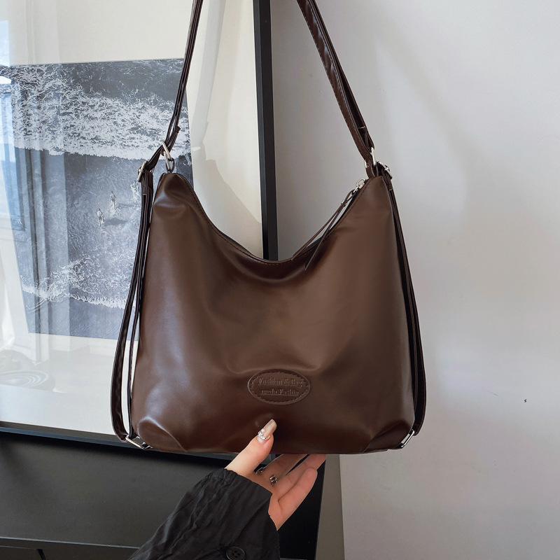 Bolsa de mujer coreana de gran capacidad bajo la axila 2024 retro nuevo otoño y invierno de hombro de moda versátil bolso de hombro