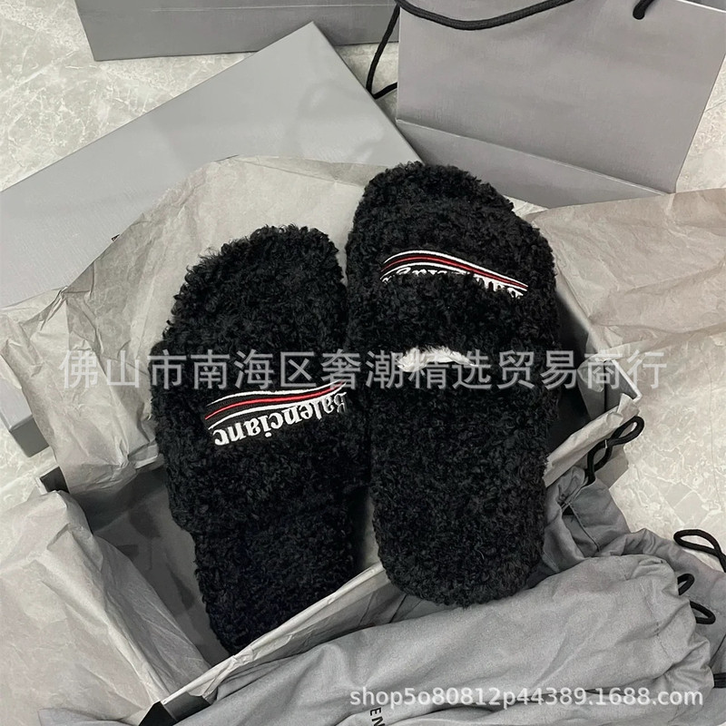 European Station Paris Furry Slippers for Women's Outer Wear 2023 Autumn and Winter Wool Lamb Fleece-Lined Family Outer Wear Slippers for Women European Station Paris Furry Slippers for Women's Outer Wear 2023 Autumn and Winter Wool Lamb Fleece-Lined Family Outer Wear Slippers for Women