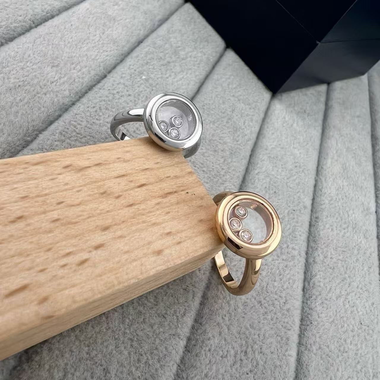 Cross-Border European and American Fashion V Gold Chopard Happy Diamond Ring Women's Round Three-Diamond Ring Engagement Ring High-End