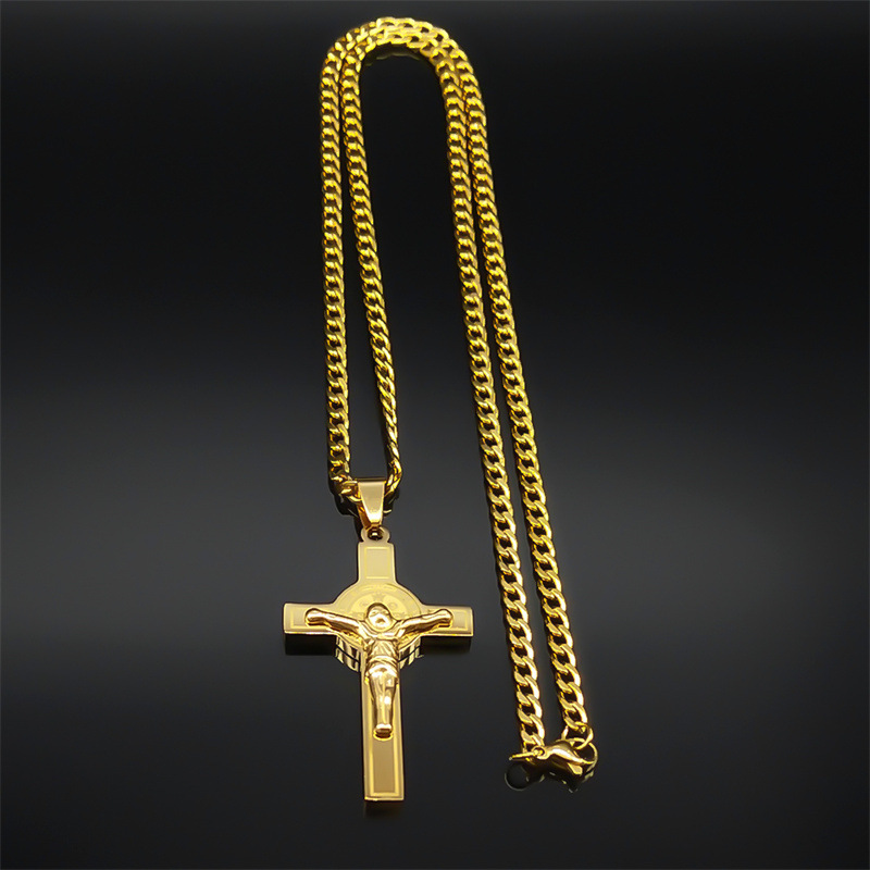 Collier Croix Jesus Crucifix Close Up