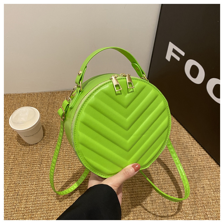 Femmes Petit Faux Cuir Couleur Unie De Base Fermeture Éclair Sac À Main display picture 10