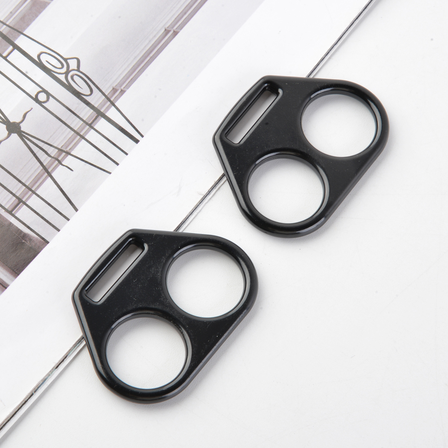 재고 아연 합금 삼각형 버클 하드웨어 액세서리 버클 애완 동물 하드웨어 스포츠 장비 하드웨어 용접 버클