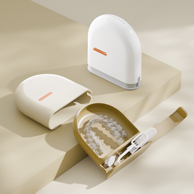 Invisible Braces Box, Portable Pull-Out Dental Correction Retainer Storage Box, Denture Dust-Proof Box, Compact and Convenient