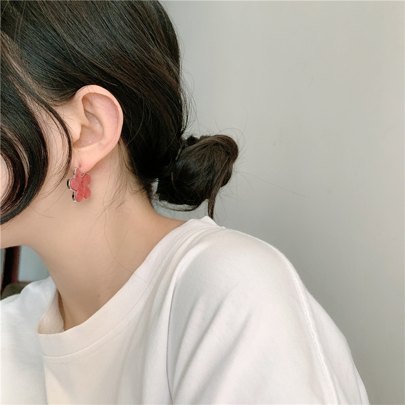 Korean Style Flower Drip Oil Resin Earrings display picture 3