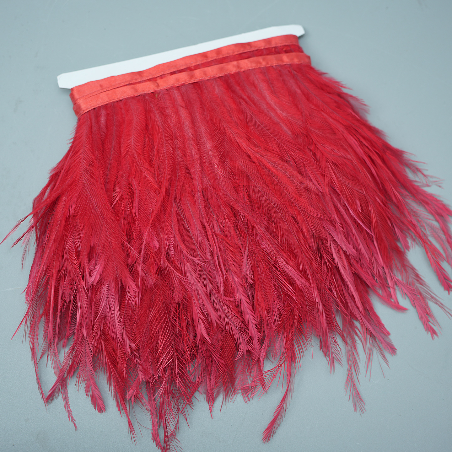 Fábrica directa pequeña serie de plumas rojas DIY accesorios accesorios de artesanía ropa accesorios escenario plumas