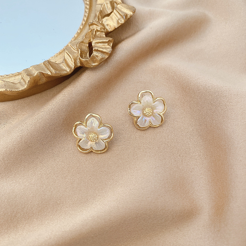 Pendientes de perlas, pendientes de estilo caliente, lujo ligero, pendientes simples de celebridades de Internet, accesorios de Yiwu, venta al por mayor