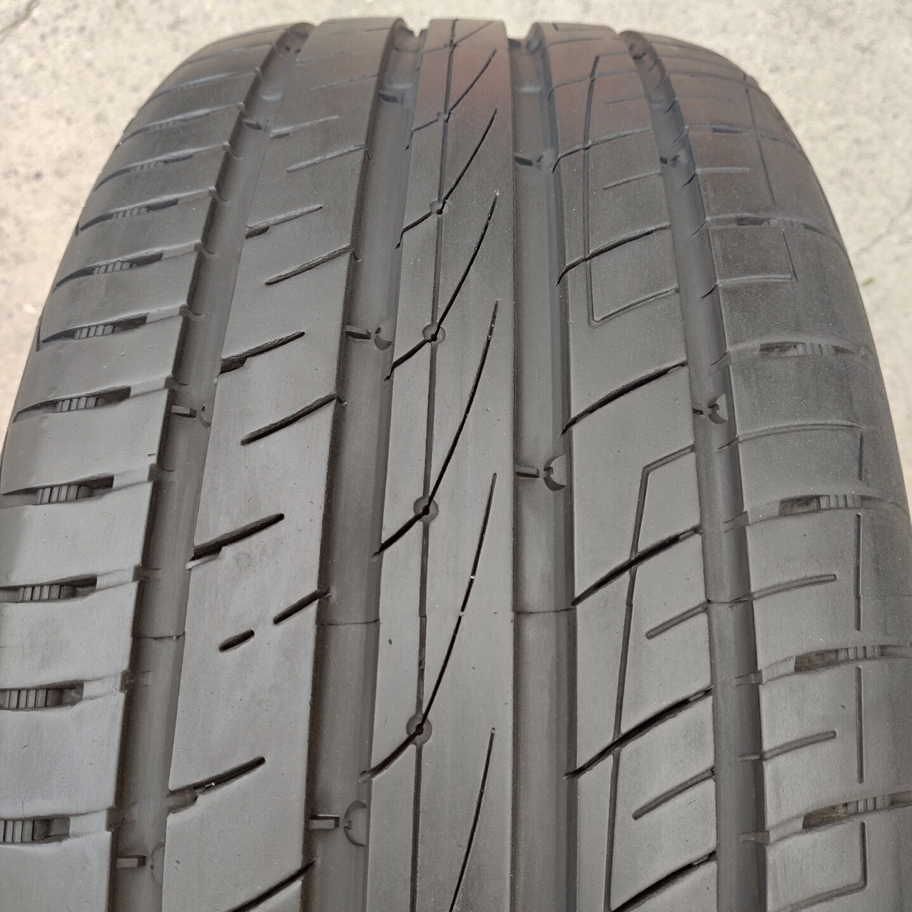 Continental Tire 255/45R20 101V Uc6 Suv Is Suitable for Audi Q5L/Aion/Zero Running C11 Original