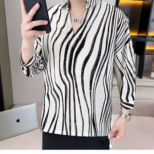 Men's V-neck Short-sleeve Ice Silk T-shirt, Summer Trendy Loose and Thin Collar Shirt Style, 7/8 Sleeve, Collarless T-shirt