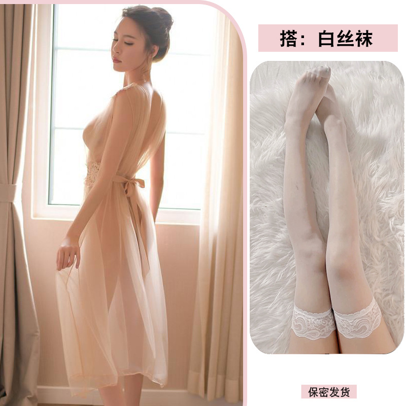 흰색 + 티셔츠 + 흰색 스타킹