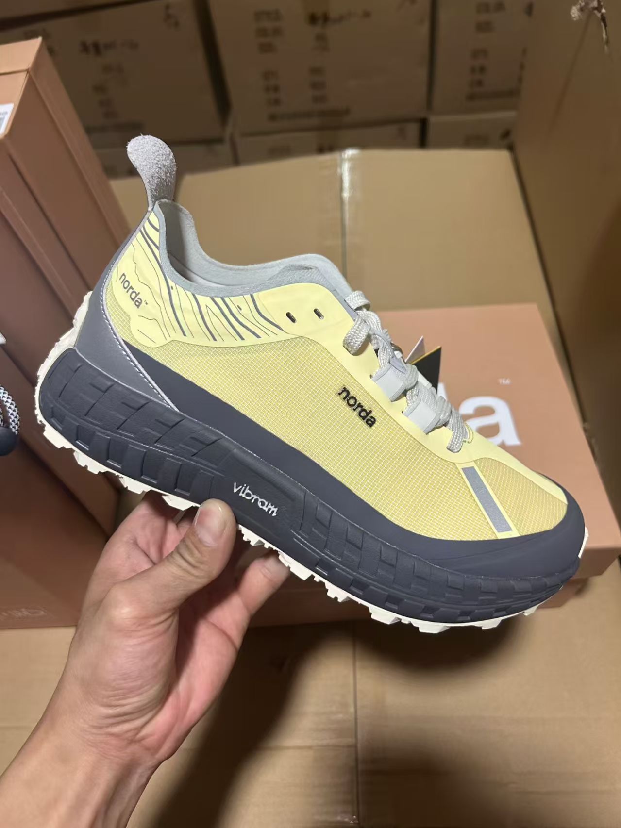 Norda 001 zapatos de montaña para hombres y mujeres, zapatos de carrera bajos, zapatos de senderismo