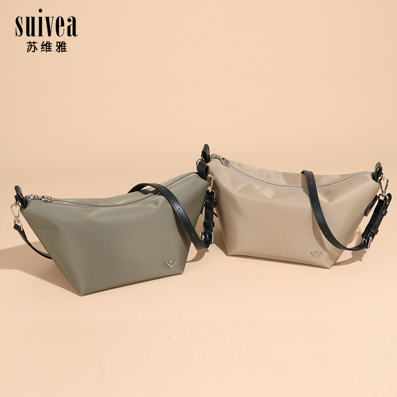 2025 New Lightweight Nylon Waterproof Wear-Resistant Slouchy Crescent Bag Crossbody Dumpling Bag For Commuting And Travel - Thumbnail 4