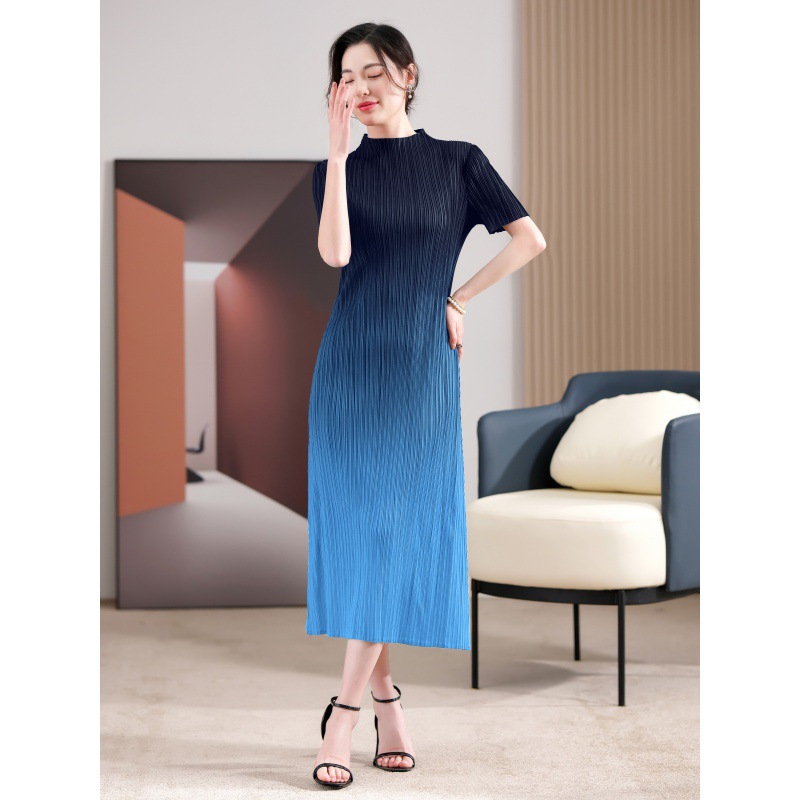 三宅褶皱 春秋渐变色短袖女装高端气质修身显瘦高弹直筒字连衣裙