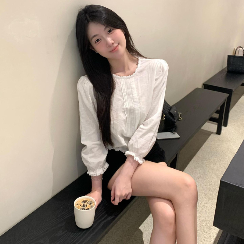 Korean Style Pure Desire Lace Trim Three-Quarter Sleeve Shirt for Women, Early Spring New Fashion, Age-Reducing, Loose Fit, Slimming Top