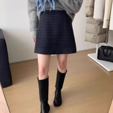 2024秋冬新款时髦洋气复古格子羊毛呢半身裙高腰显瘦a字包臀短裙