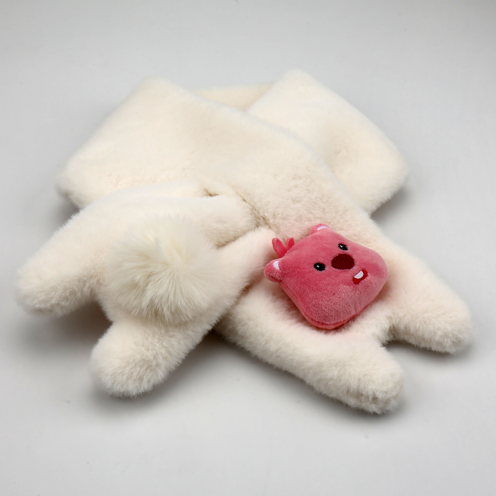 성인 4 발 비버-화이트