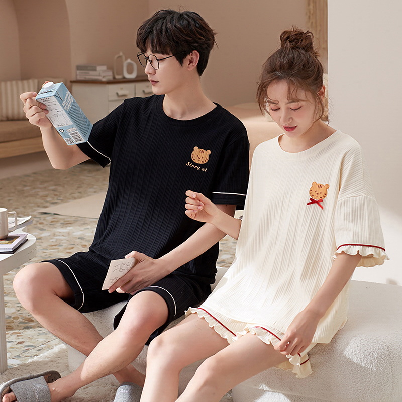 2022 pijamas de pareja de verano de manga corta de algodón delgado más el tamaño suelto de los hombres y las mujeres traje de dos piezas desgaste del hogar de verano