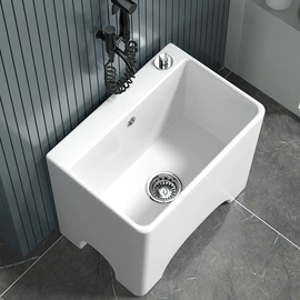 餐桌;衣柜;实木床