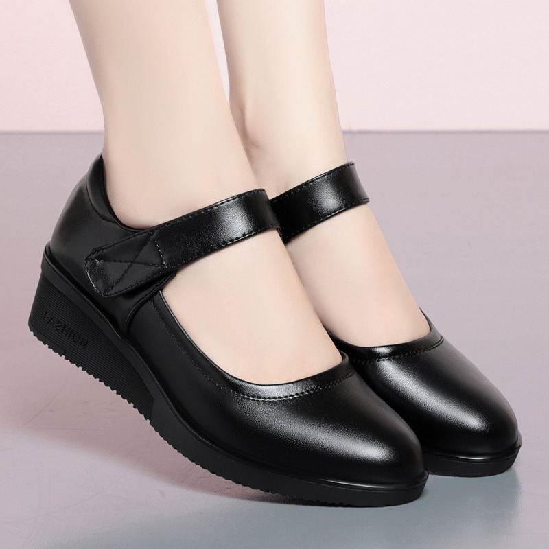 Wedge-heeled single shoes, model mid-heel runway shoes, women's soft leather comfortable shoes for middle-aged ladies, mom shoes, dance shoes, soft-soled women's shoes Wedge-heeled single shoes, model mid-heel runway shoes, women's soft leather comfortable shoes for middle-aged ladies, mom shoes, dance shoes, soft-soled women's shoes