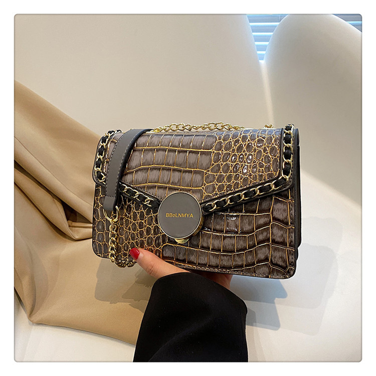Women's Medium Pu Leather Solid Color Crocodile Streetwear Magnetic Buckle Square Bag display picture 12