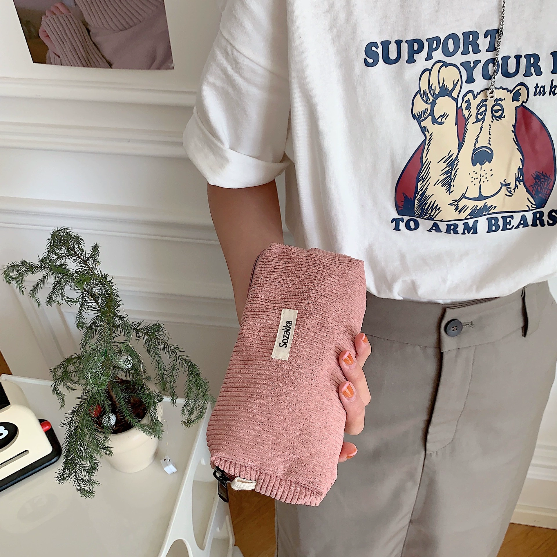 Retro coloured pencils, pencil case, storage bag for elementary school students