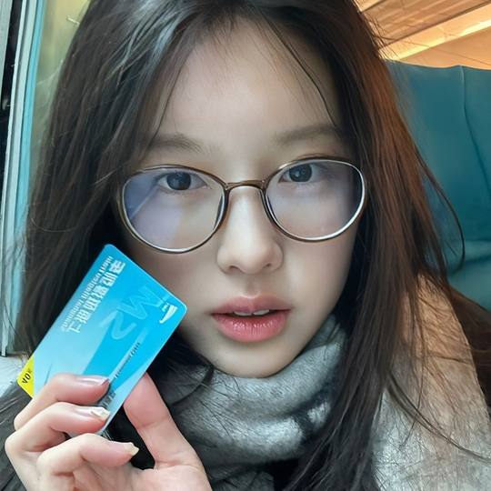 Xiaohongshu Ultra-Light Tr90 Brown Glasses for Women Can Be Equipped with High-End Retro Small Round Frame Glasses Frames