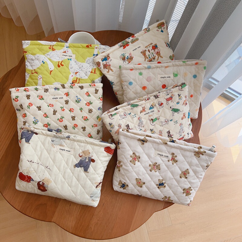 [Suxi cloth bag] cute bear quilted quilted cosmetic bag women's clutch artistic simple large capacity