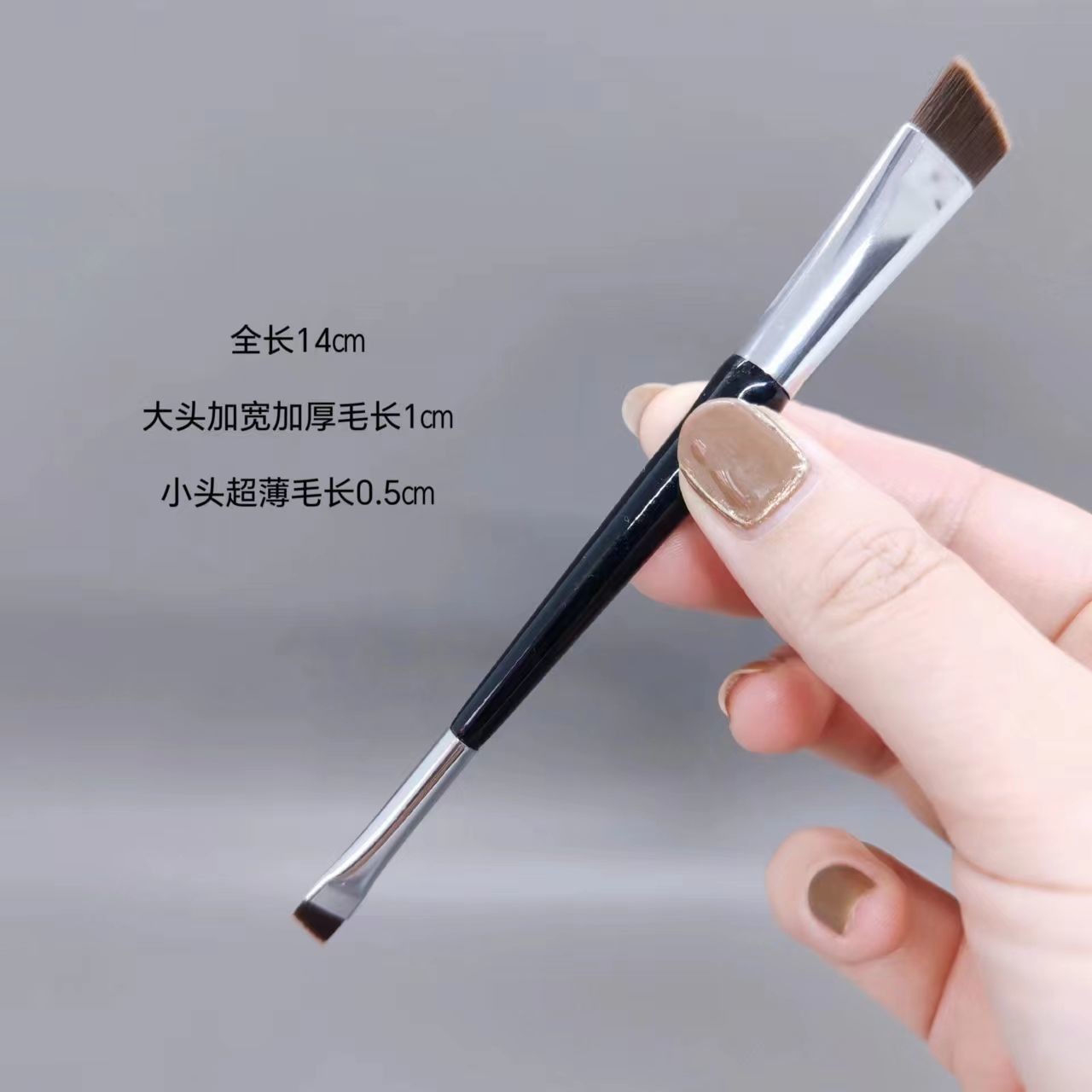 5 conjuntos de cepillo de maquillaje portátil de doble cabeza con espejo cepillo multifuncional en stock al por mayor un agente de venta