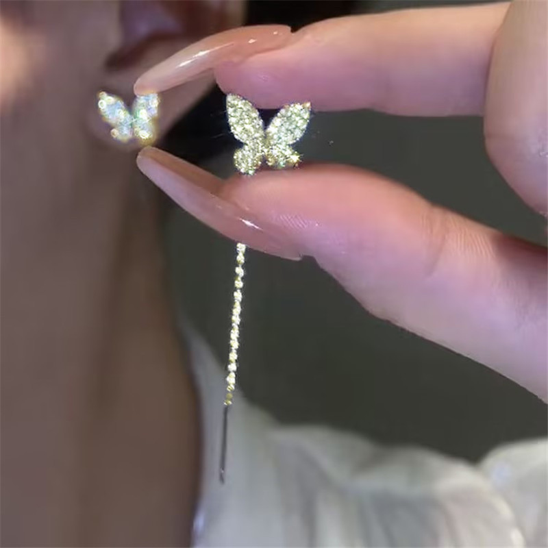 Long fresh elegant universal earrings with tassels