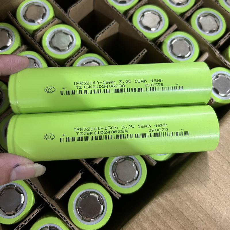 New 32140 Cylindrical Lithium Iron Phosphate Battery 3.2V15Ah Electric Vehicle Outdoor Camping Power Supply Street Light New 32140 Cylindrical Lithium Iron Phosphate Battery 3.2V15Ah Electric Vehicle Outdoor Camping Power Supply Street Light
