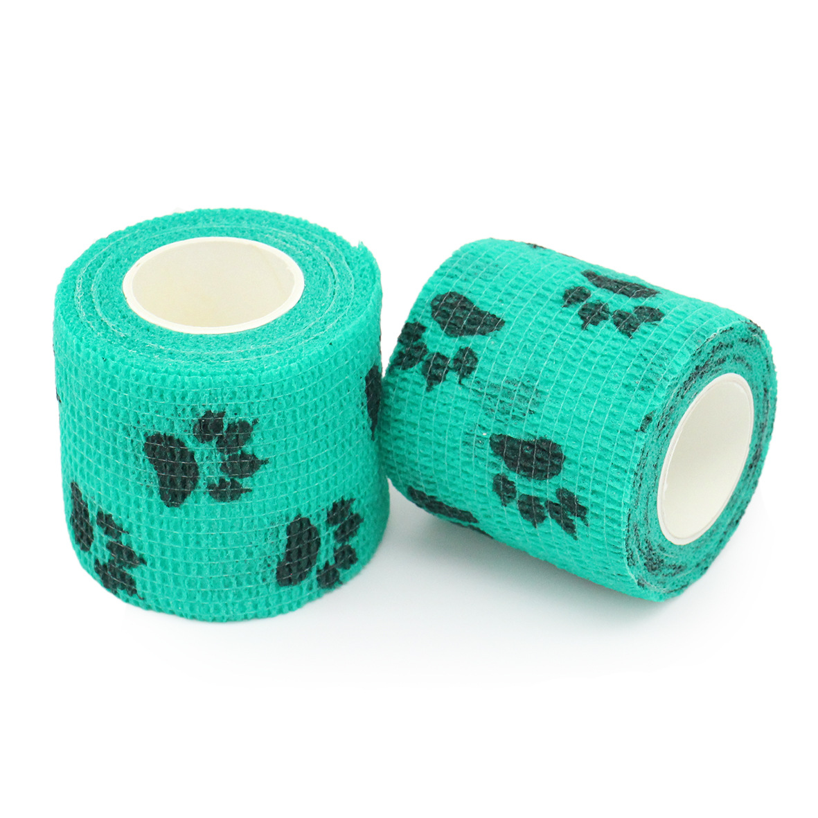 Garra negra sobre fondo verde