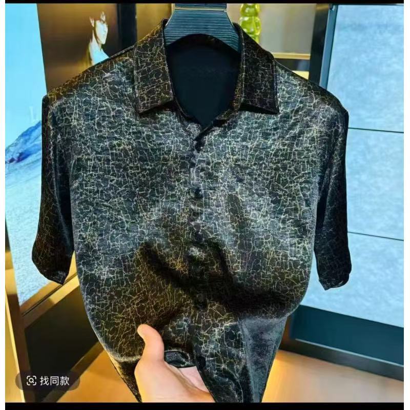 2026 Men's Beach Gold Foil Embossed Lapel Short-Sleeved Shirt 2026 Men's Beach Gold Foil Embossed Lapel Short-Sleeved Shirt