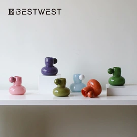 装饰花瓶;仿真花;树脂工艺品