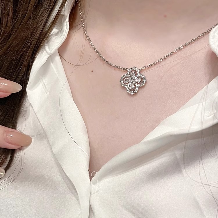 Four-leaf Clover Necklace For Women Elegant Silver-plated Chain_voghion.com