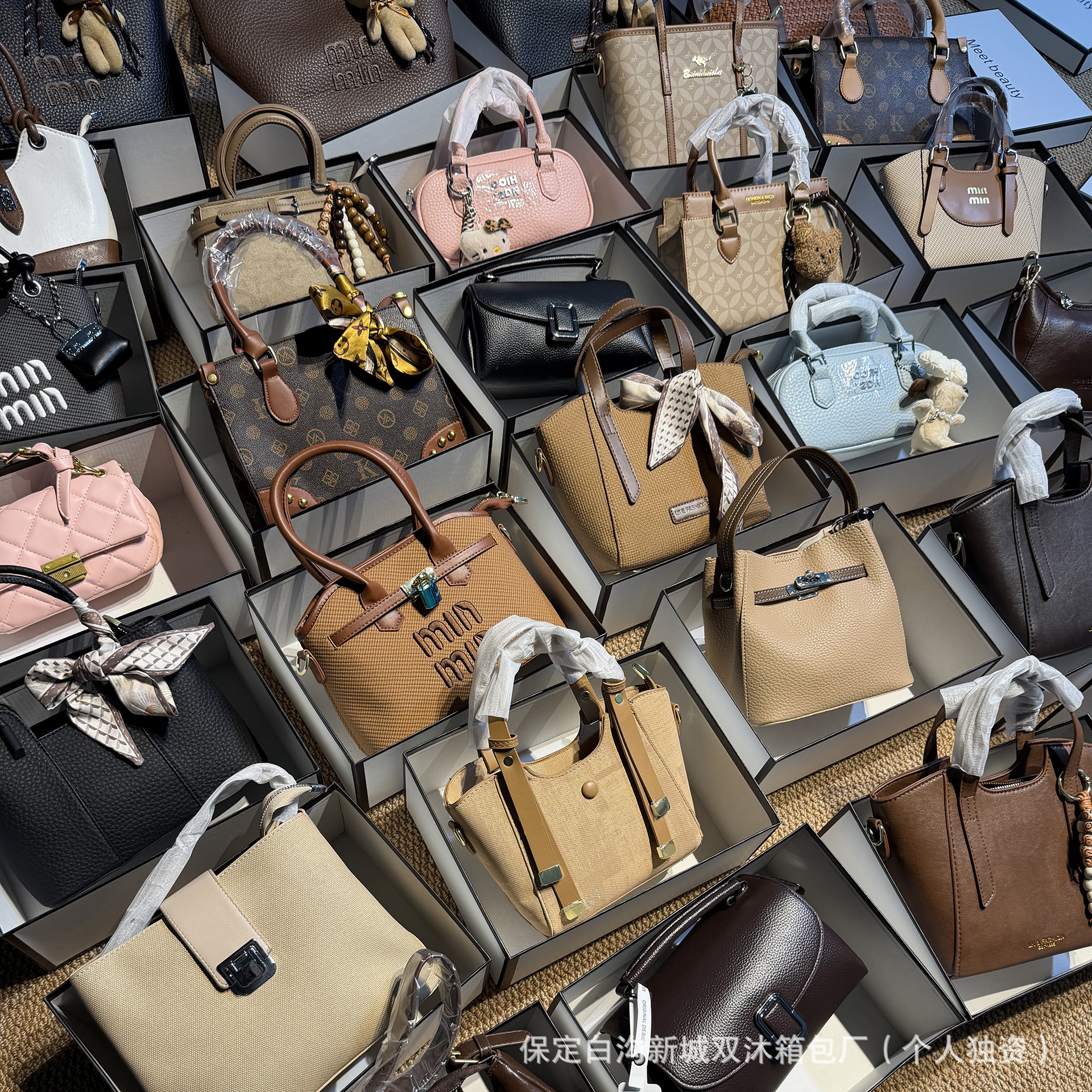 Wholesale New Mixed Batch Women's Handbags Original Packaging Assorted Styles Women's Single Shoulder Crossbody Tote Bags Fashion Versatile Influencer Bags