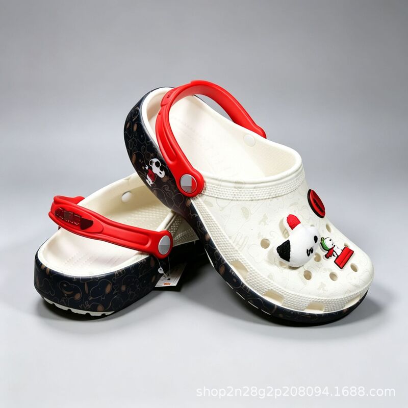 2025 new Snoopy cartoon parent-child clogs, sandals, beach shoes, non-slip closed-toe shoes 211124