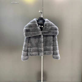 2025秋冬新款 优雅时尚 百搭高级 经典大翻领设计濑兔皮草外套