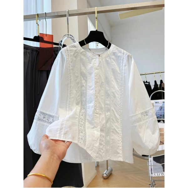 Lace thin long-sleeve with a round collar