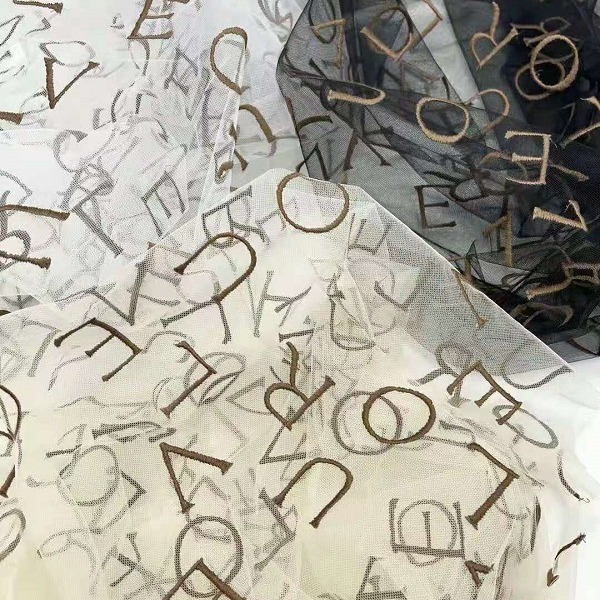 厂家直销 新款高档网纱立体刺绣布料 英文字母绣 蕾丝花边面料