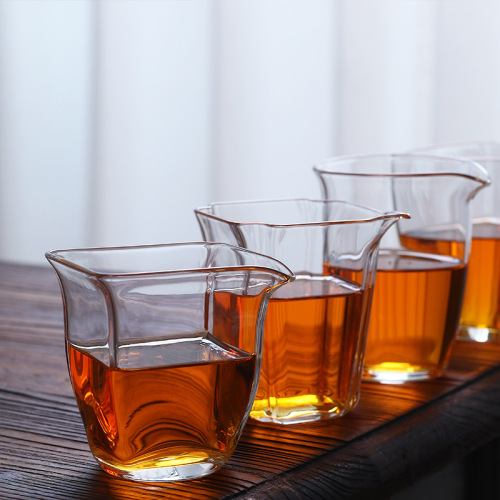 Manufacturer 200ml fair cup special-shaped glass tea cup home office heat-resistant glass flower tea fair cup