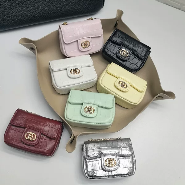 CF new coin purse, fashionable quilted mini bag, versatile coin purse, women's earphone bag, storage bag