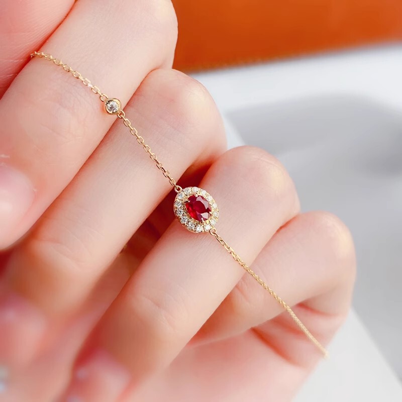 S925 Sterling Silver Plated K Gold 0.21 karat Pigeon Hemoglobin Bracelet Garnet Redstone Bracelet Simple Style