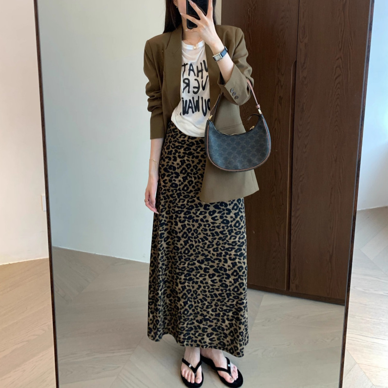 复古时髦感垂坠光泽A字松紧腰豹纹中长款半身裙子女2025秋冬新款|undefined