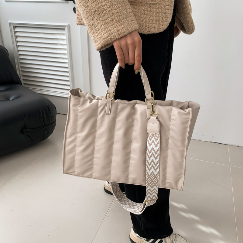 Internet Famous Large Capacity Tote Bag, Women's New Trendy And Versatile Shoulder Bag, Commuting And Work Handbag_voghion.com
