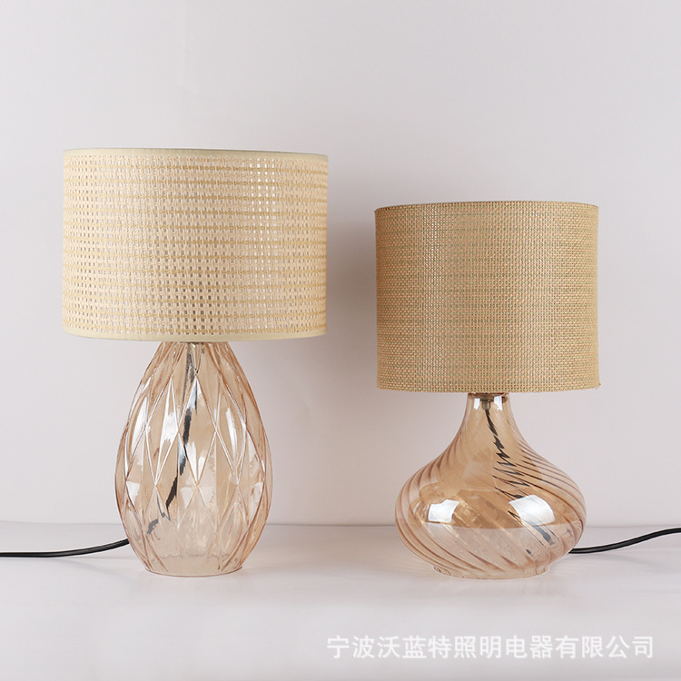 Fabricante de lámpara de paja lámpara de mesa de vidrio de venta directa hotel lámpara de mesa de decoración del hogar