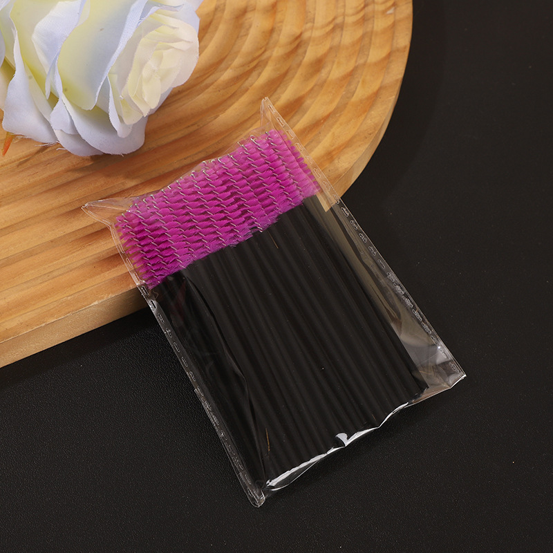 검은 줄기 보라색 브러시