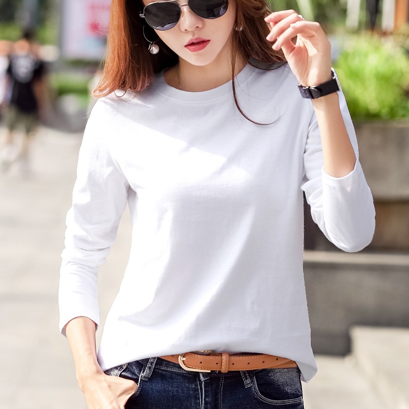 화이트 라운드넥 긴소매