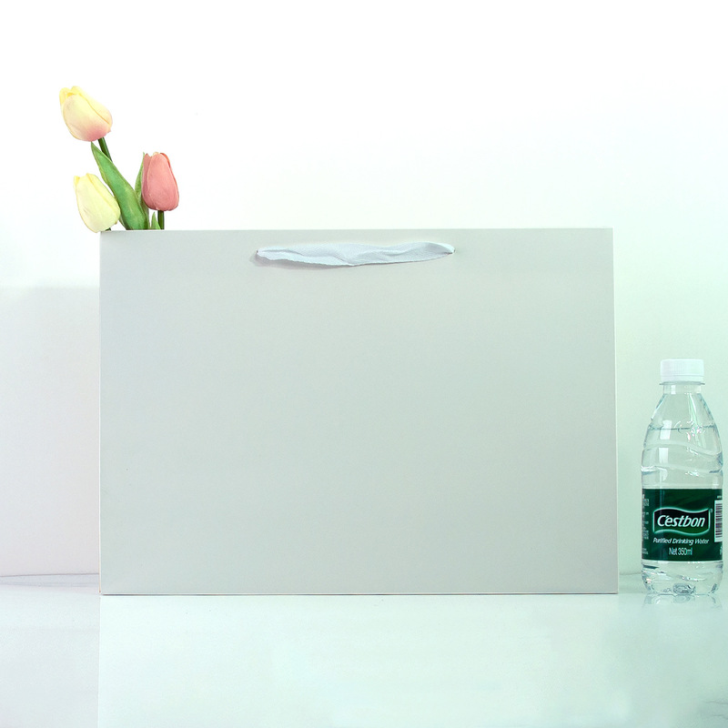 現物卸売り白紙紙純白袋服装店包装袋プレゼント手提げ袋paper tote bag|undefined