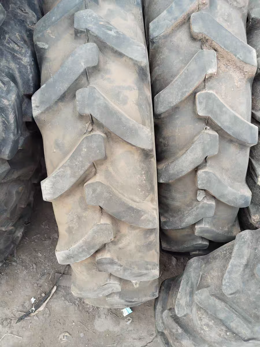 Used Nylon Agricultural Tires 600/650/700/750/825/900/1000 —13 14 16 20