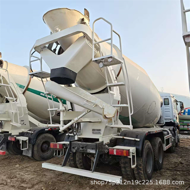 Автобетоносмеситель HOWO Sinotruk 12м3 6x4